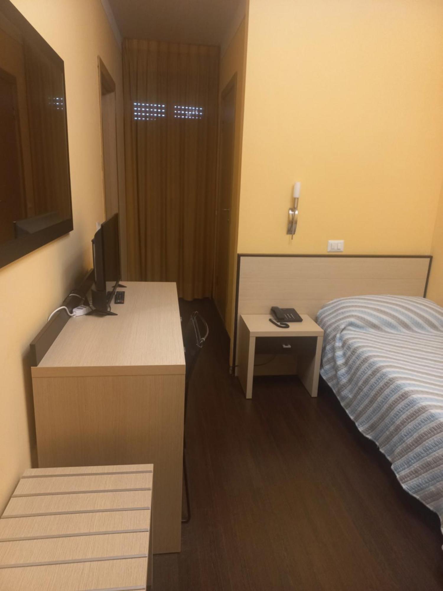 Oliver Hotel Ангиари Екстериор снимка